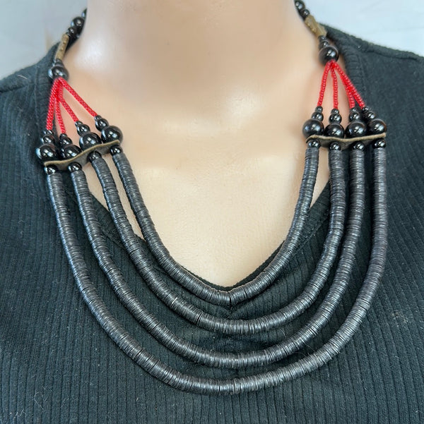 Akua Beaded Necklace (blk&red)