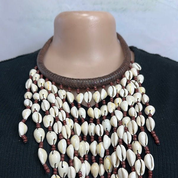 Cowrie Goddess Necklace (brown)